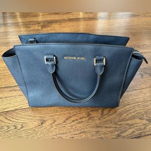 Michael Kors Medium Selma Top Zip Satchel in Navy